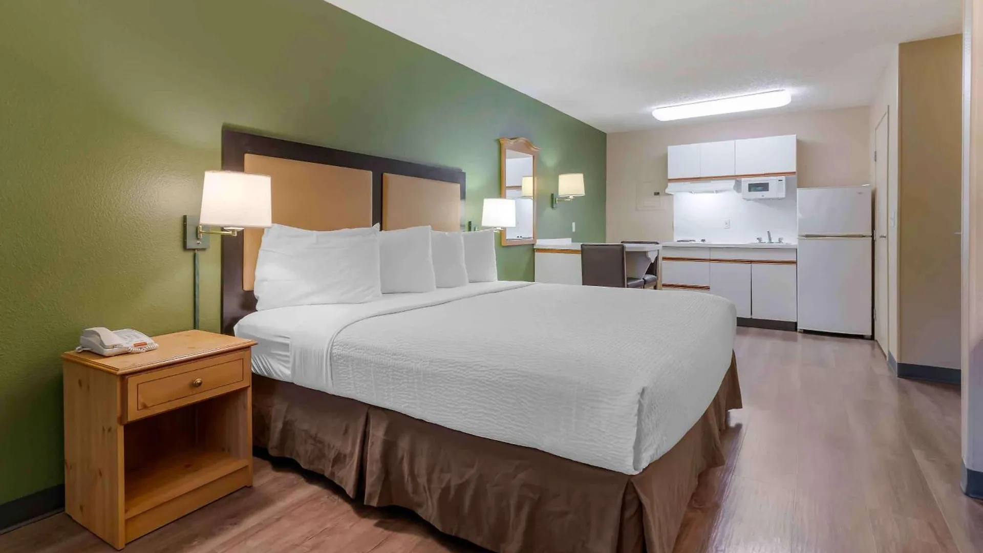 Extended Stay America Suites - Clearwater - Carillon Park Hotel