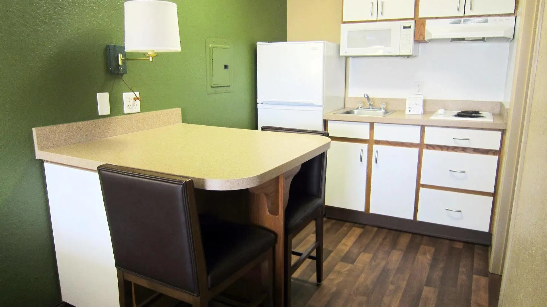 Extended Stay America Suites - Clearwater - Carillon Park Hotel